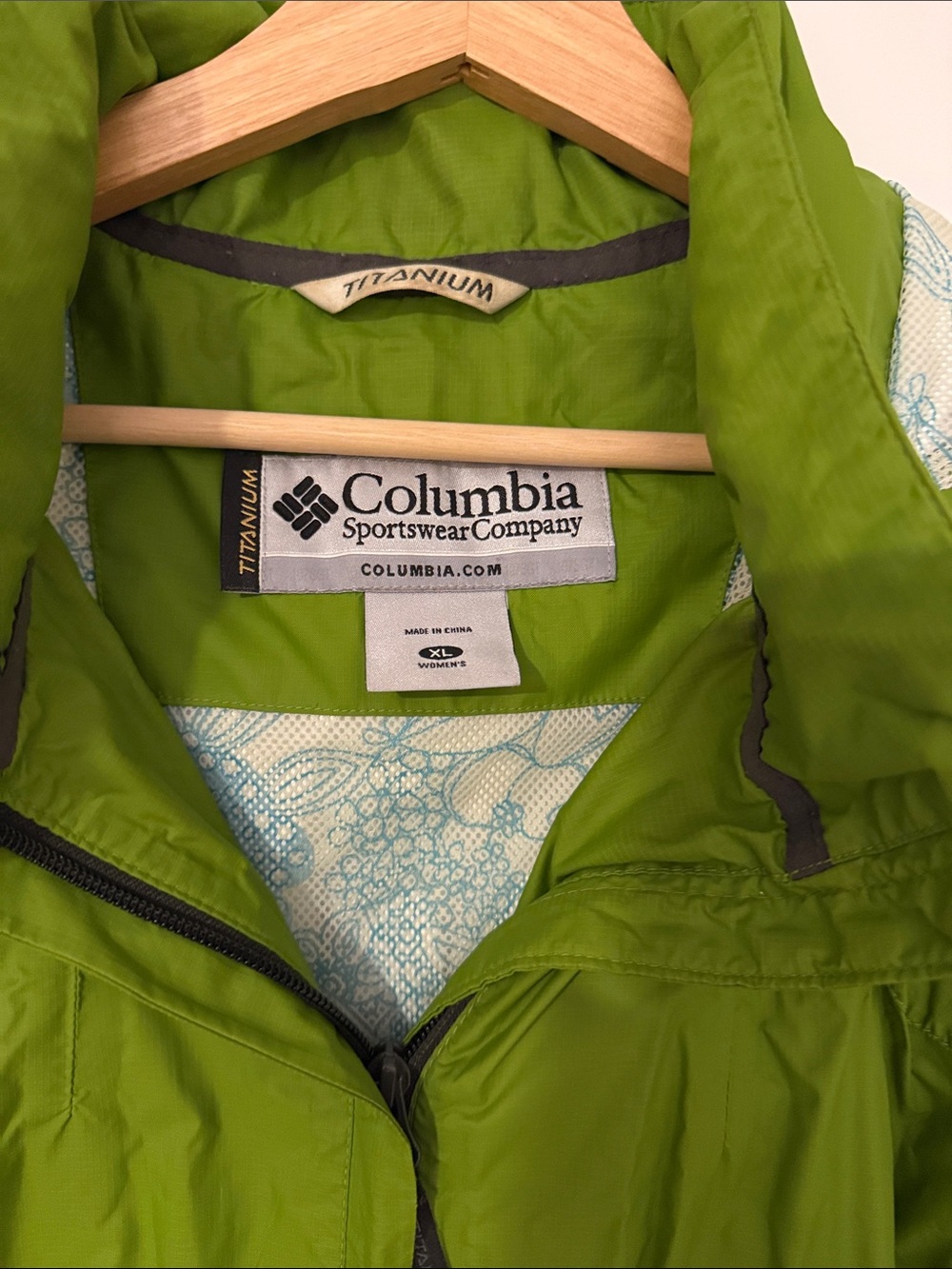 Columbia Lime Green Hooded Shell Jacket - Picture 2 of 5